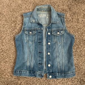 GAP 1969 Women’s Distressed Denim Jean Vest size s